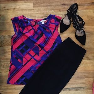 Banana Rep. blouse with bold colors and cap sleeve